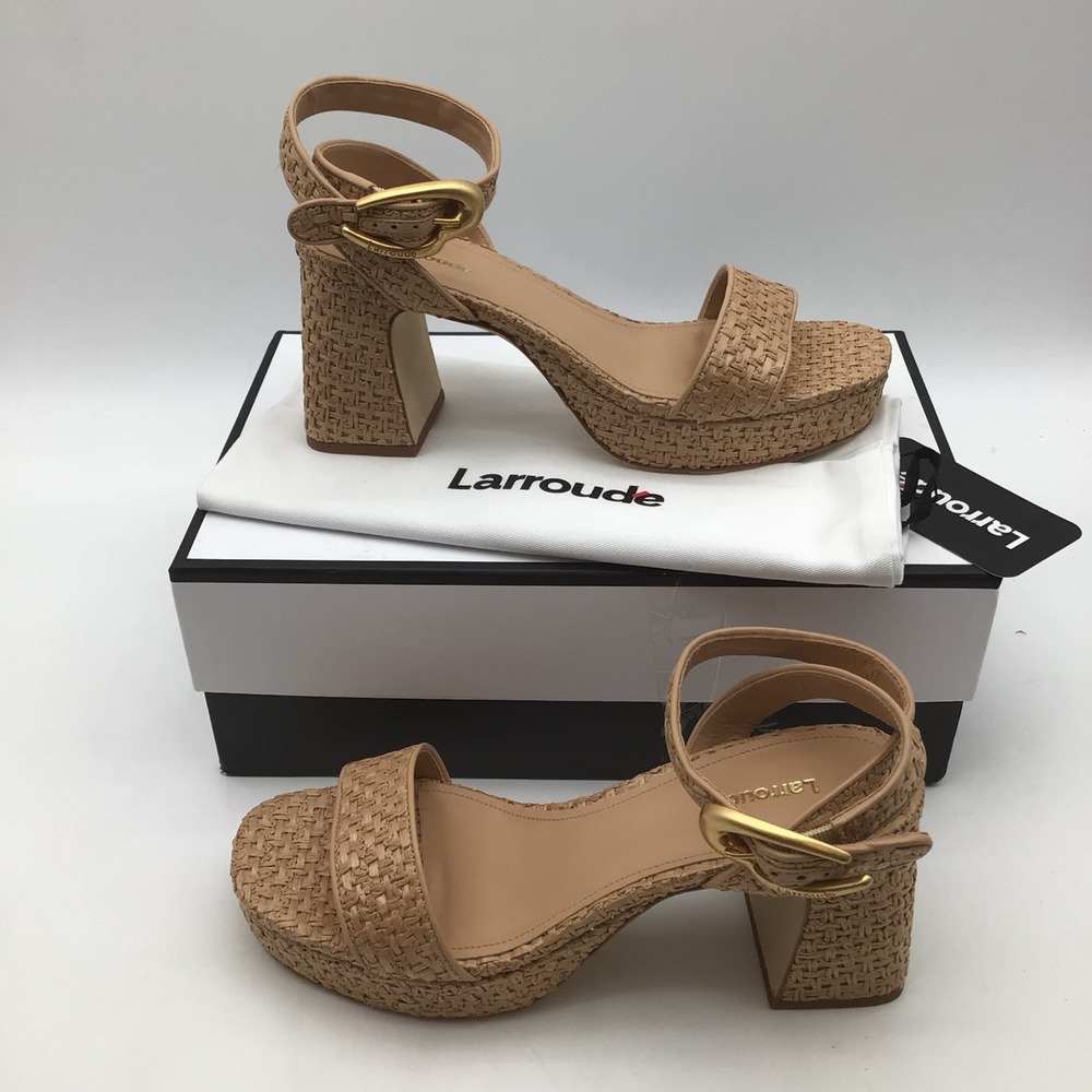 Larroude Dolly Verona Low Sandal Beige Leather Platform Heel Size 7.5 NEW